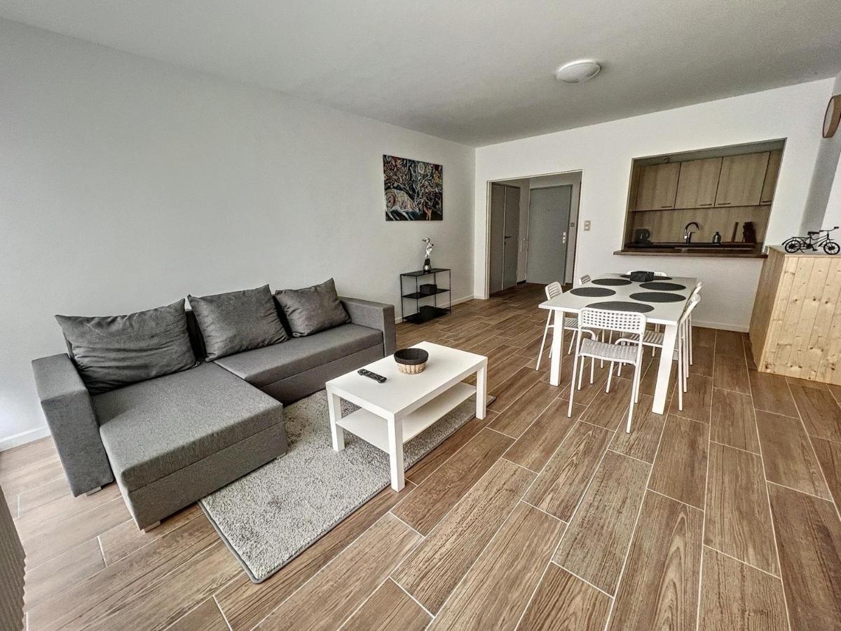 Tirou 5 Centre - Gare - Aeroport Appartement Charleroi Buitenkant foto